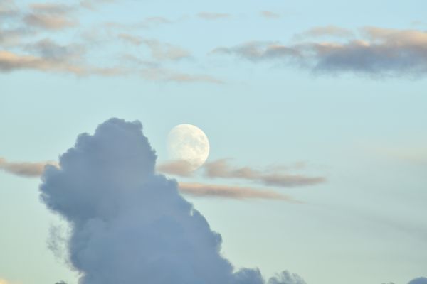 Луна среди облаков. Медвежья Пустынь - астрофотография