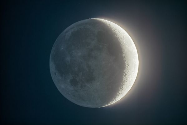 Пепельный свет Луны - астрофотография