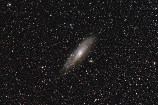 Галактика Андромеды М31 и ее галактики-спутники М32 и М110 - астрофотография