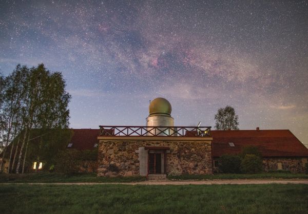 Milky Way & lielzeltiņu observatorija - астрофотография