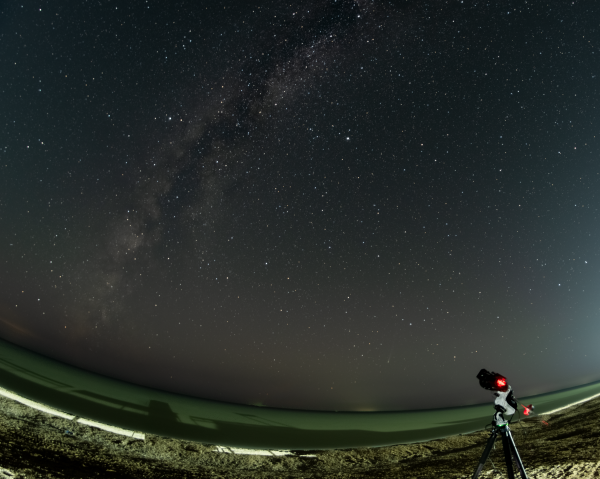 Shooting a comet on the Sea of Azov - Astrophotography