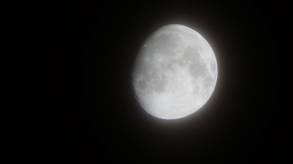 Moon in haze - Astrophotography