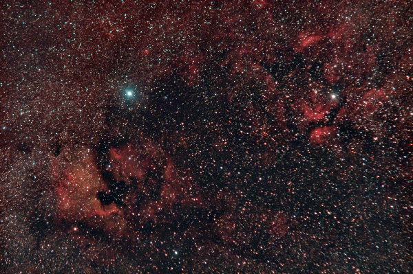 Эмиссионные туманности вокруг звёзд Денеб и Садр - астрофотография