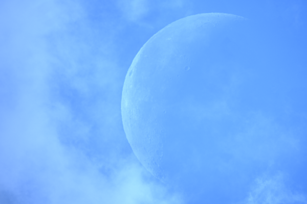 Луна дневная от 10.08.2023 - астрофотография