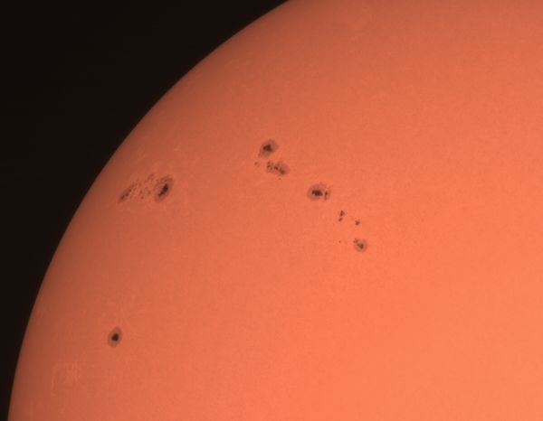 Фотосфера солнца с группой пятен - астрофотография