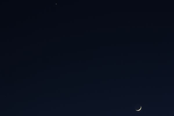 Луна и Венера  - астрофотография