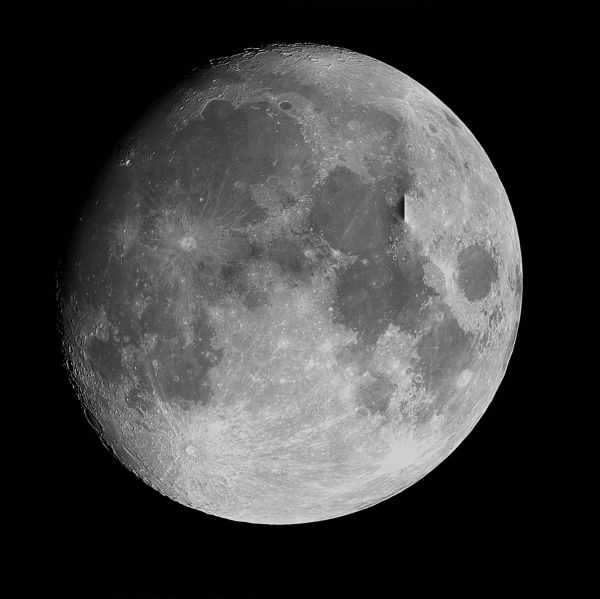 Луна (c артефактом) - астрофотография
