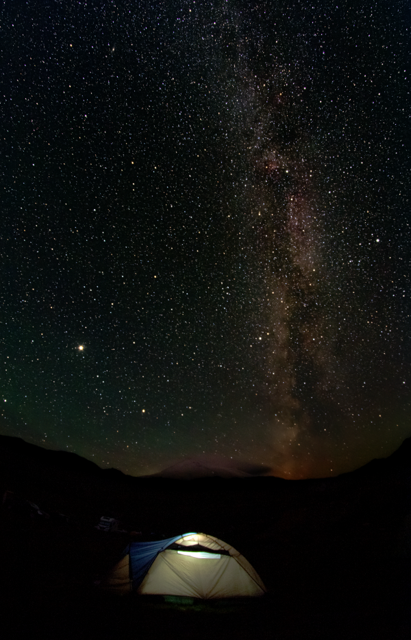 Звёздная ночь над Эльбрусом - астрофотография