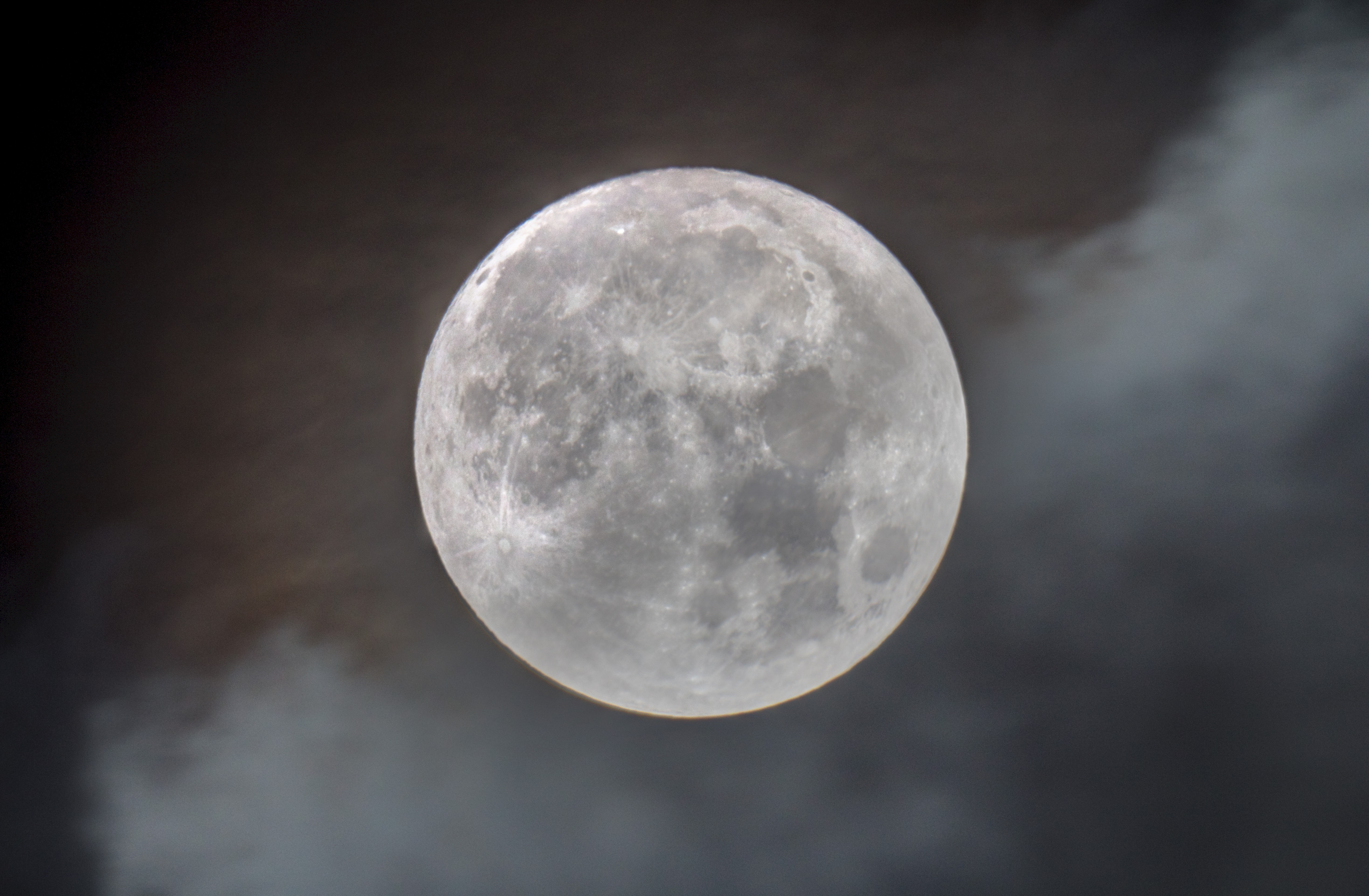 Луна фото красивое. Луна 20. Луна 20.06.2022.