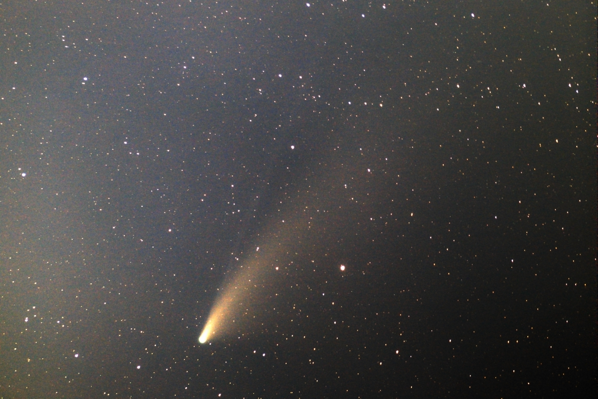 Комета 2024 ближайшая. Комета c/2020 f3. Комета NEOWISE C/2020. C/2023 f3 Комета ZTF. C/2020 f3 (NEOWISE).