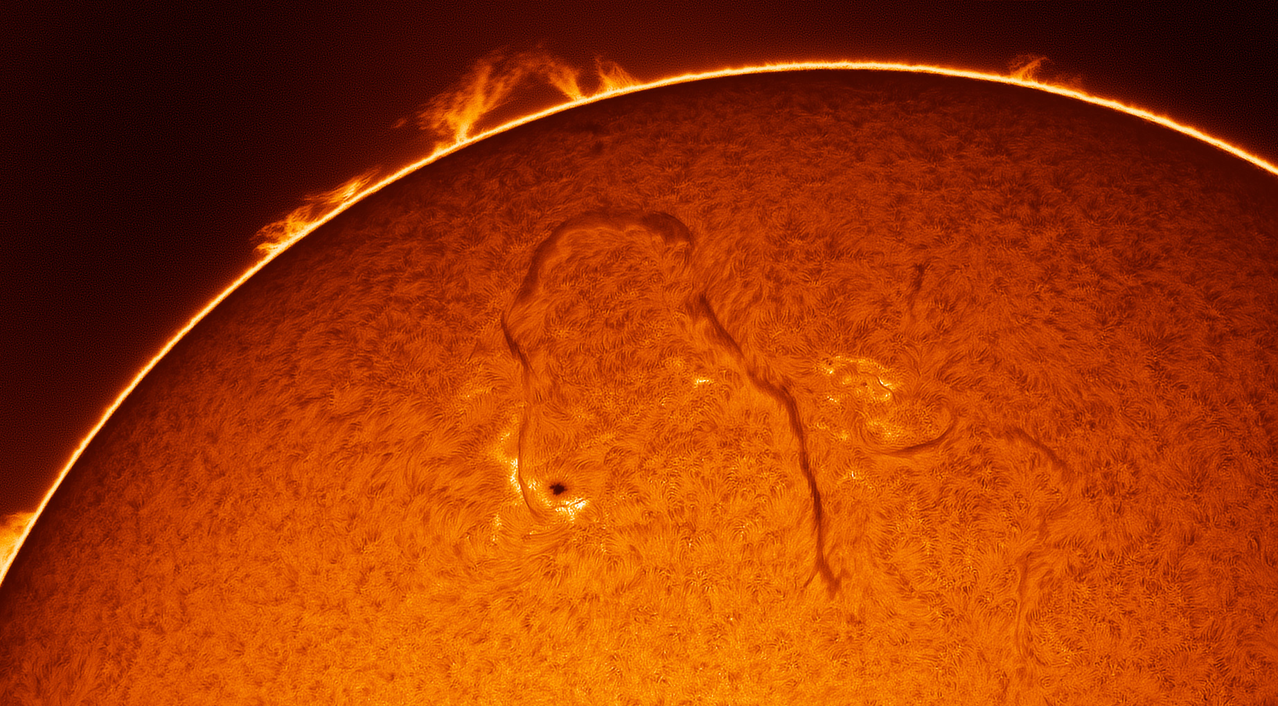 Солнце 4 апреля. Четыре солнца. Астрофотография солнца. Объекты на солнце. Солнце астрофотография 2023.